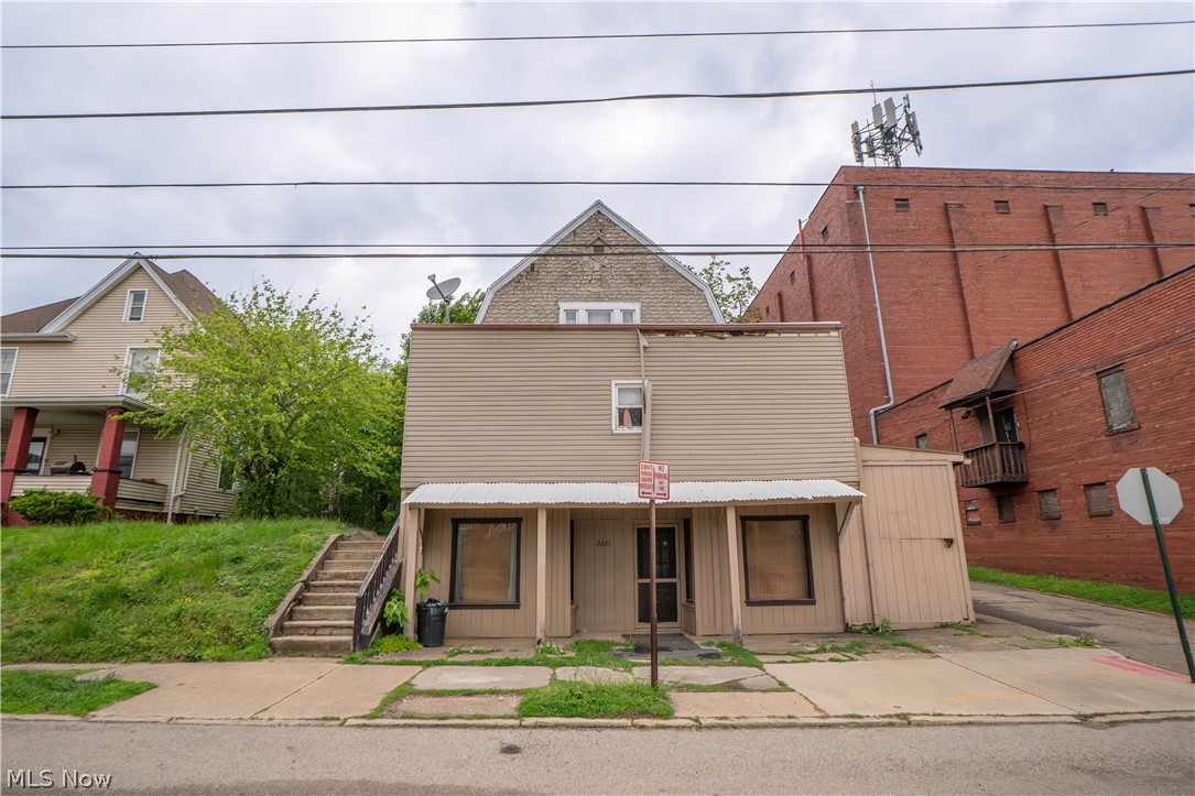 2221 6th Street Southwest Canton, OH 44706 - Photo 3 of 27