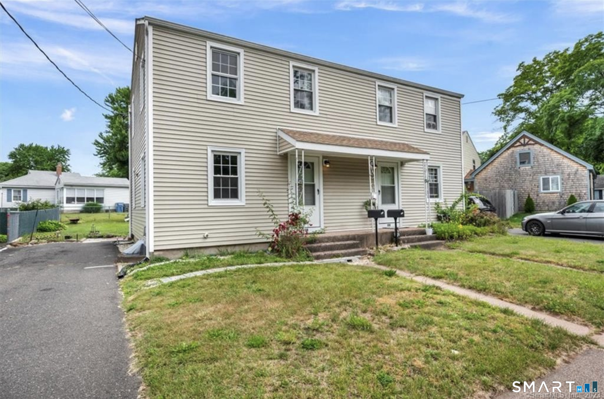 607 Hartford Road Manchester, CT 06040 - Photo 2 of 11