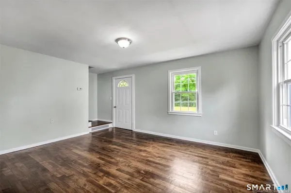 $1,600 | 607 Hartford Road, Manchester, CT 06040