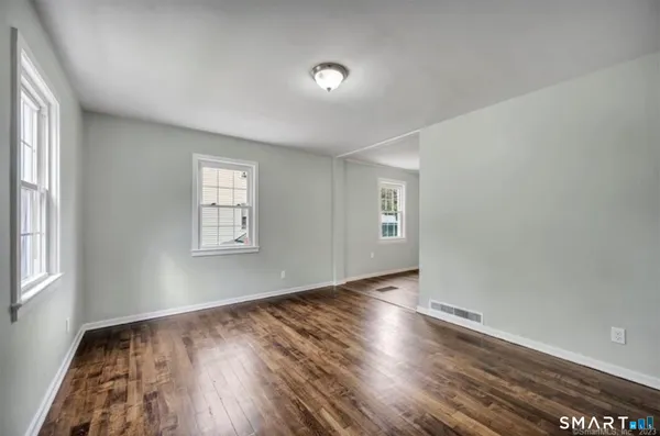 $1,600 | 607 Hartford Road, Manchester, CT 06040