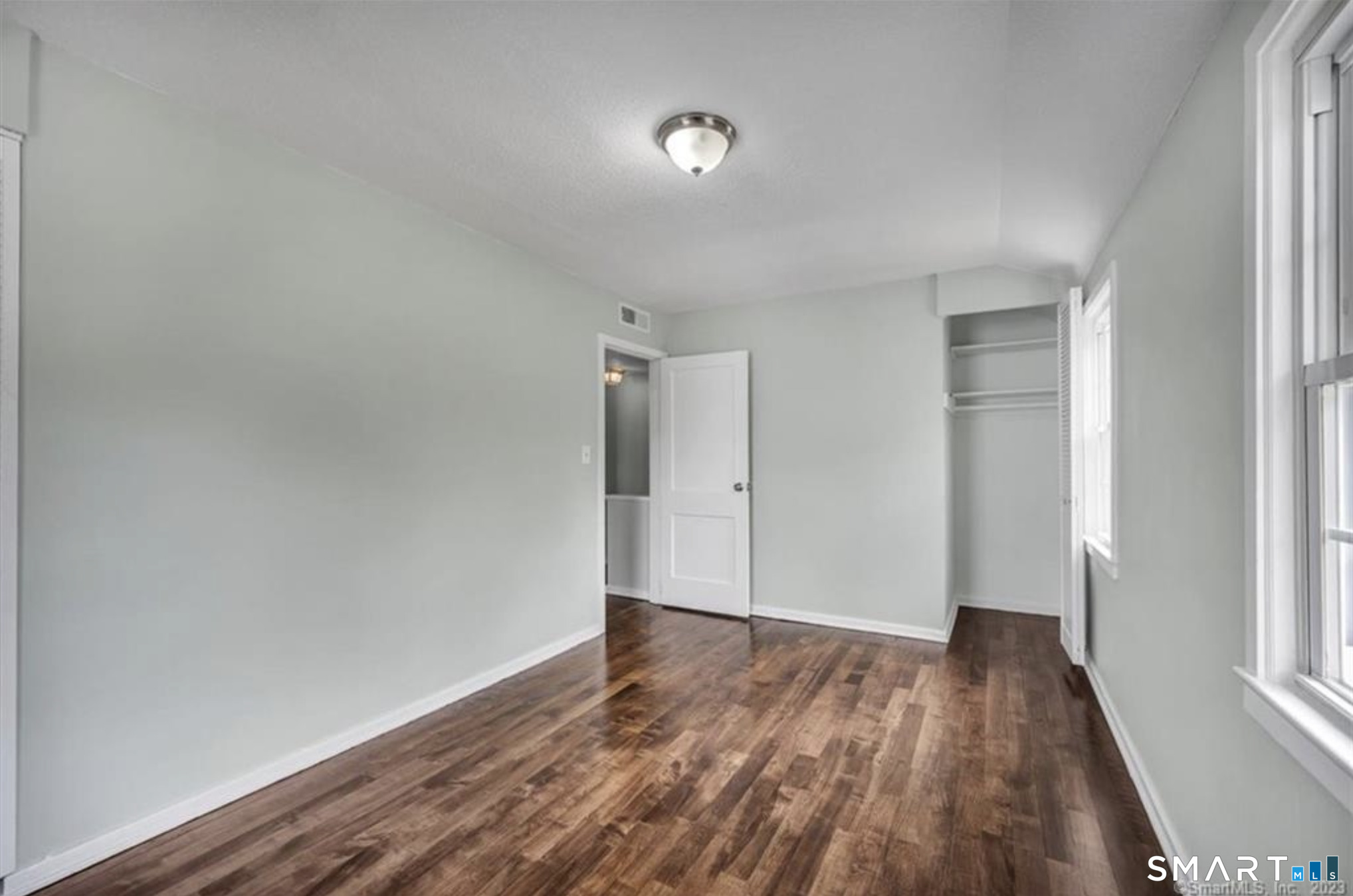 607 Hartford Road Manchester, CT 06040 - Photo 6 of 11