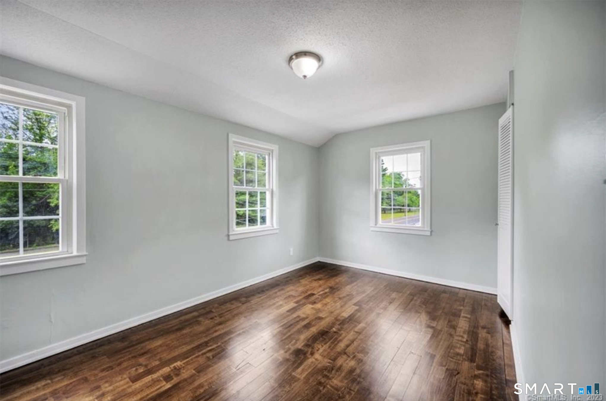 607 Hartford Road Manchester, CT 06040 - Photo 7 of 11