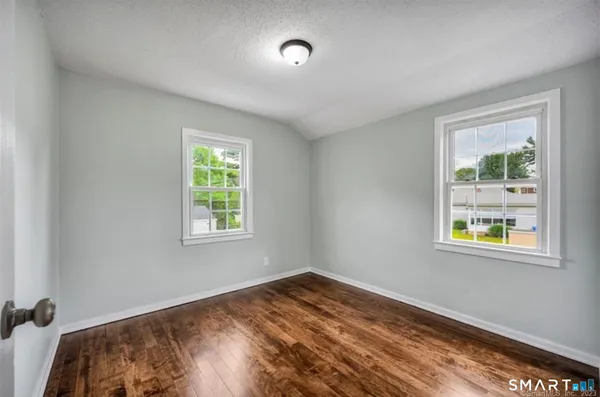 $1,600 | 607 Hartford Road, Manchester, CT 06040