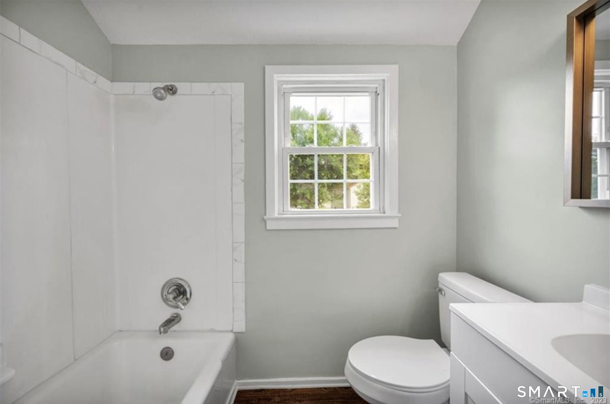 607 Hartford Road Manchester, CT 06040 - Photo 9 of 11