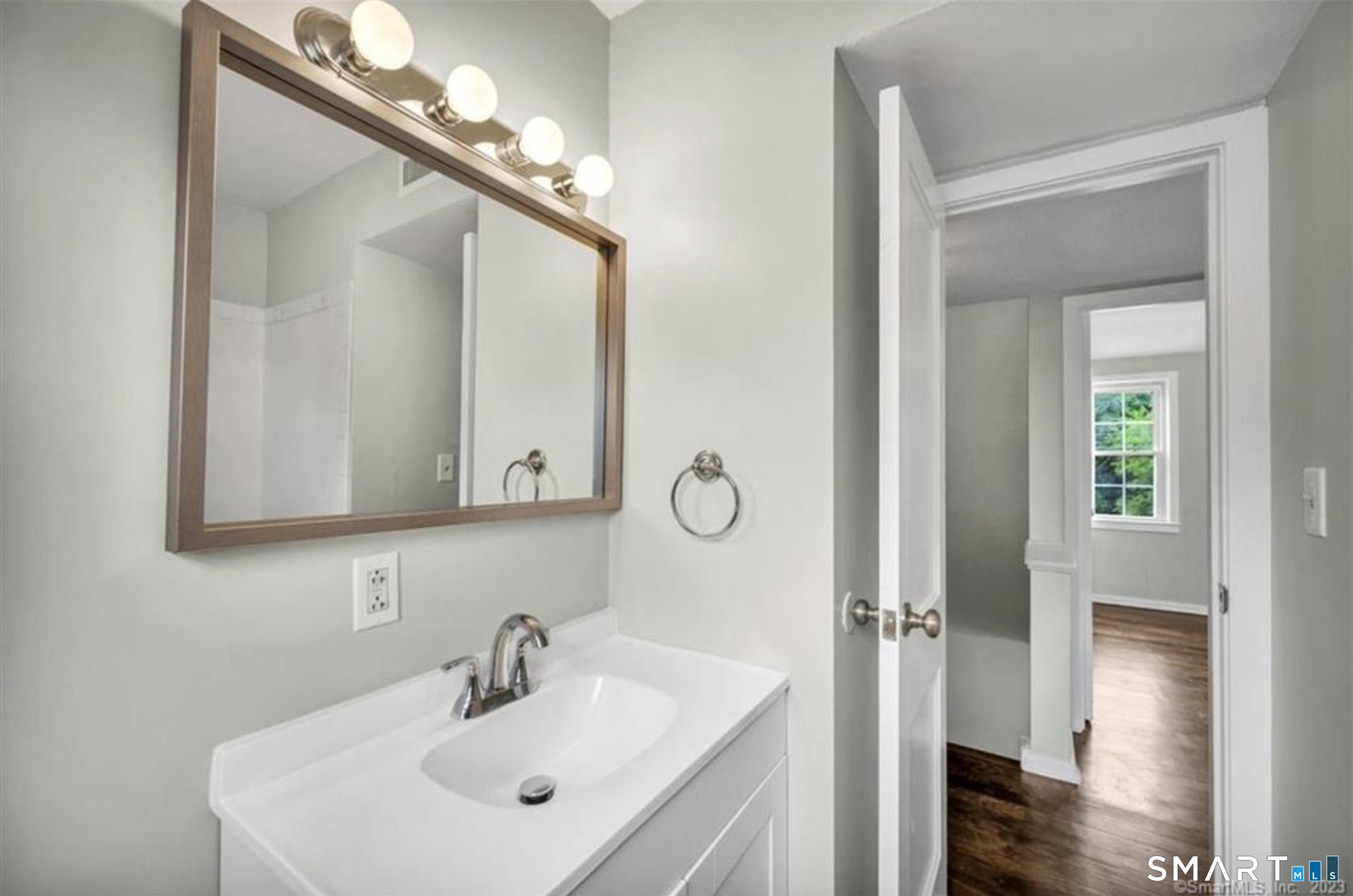 607 Hartford Road Manchester, CT 06040 - Photo 10 of 11