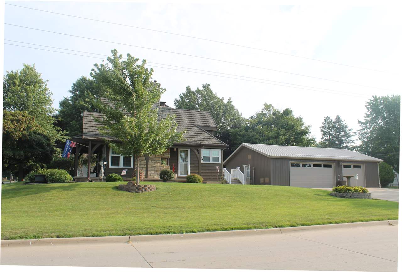 520 Devoe Street South Lone Tree, IA 52755 - Photo 1 of 25 Gallery Image 1