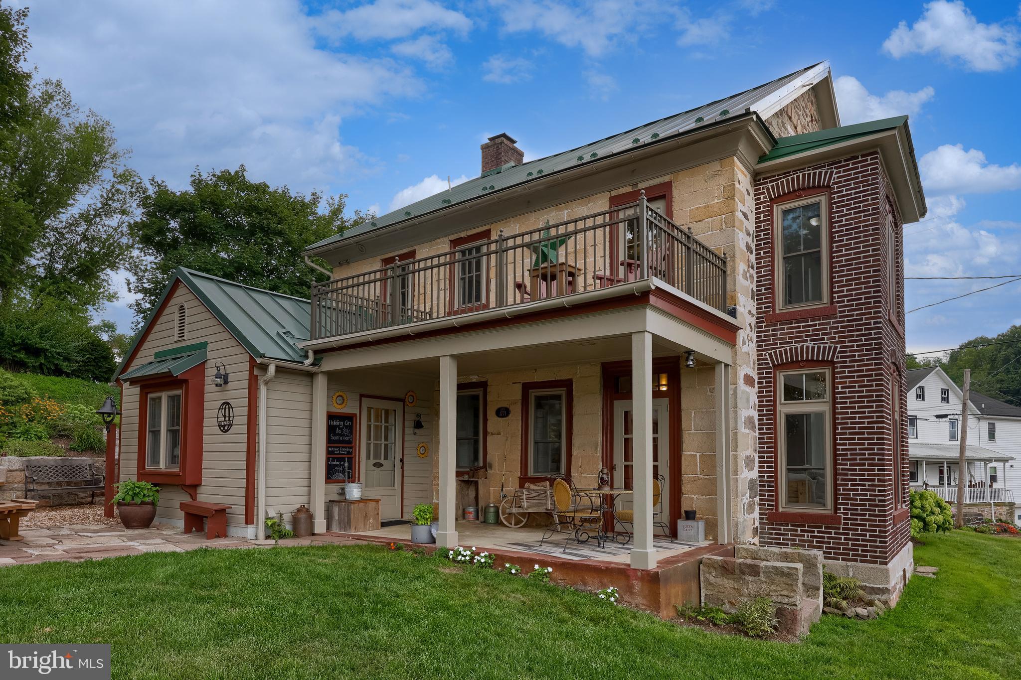 335 North Clay Road Lititz, PA 17543 - Photo 115 of 150 front view of a house with a yard