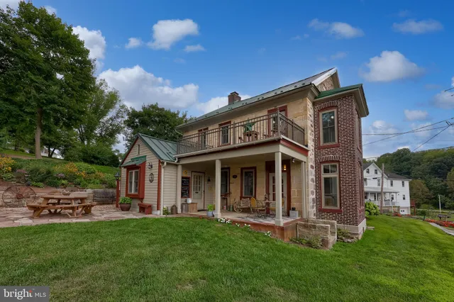 $899,900 | 335 North Clay Road, Lititz, PA 17543