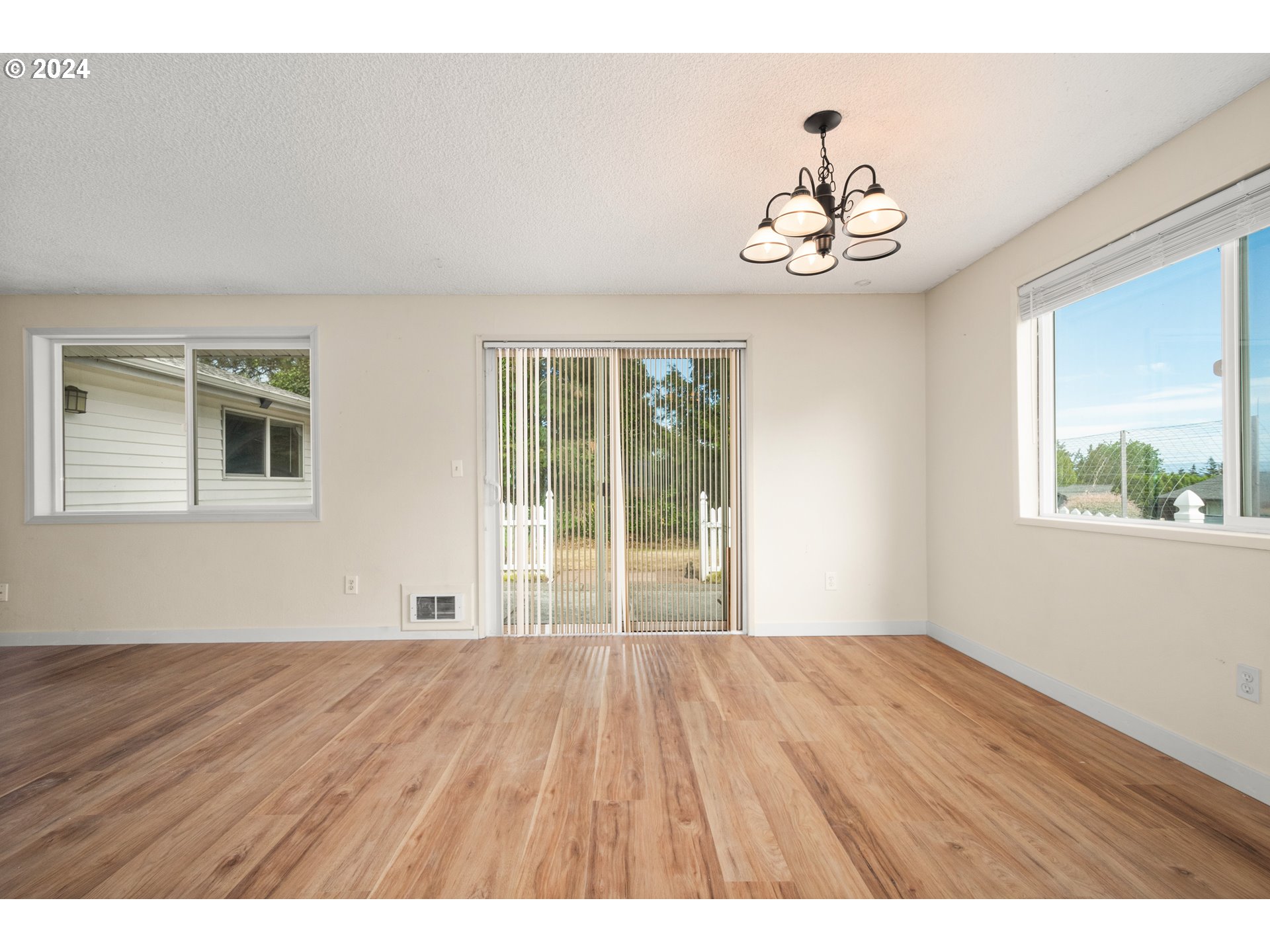 2308 Northwest Galaxy Street Camas, WA 98607 - Photo 9 of 35 Gallery Image 9