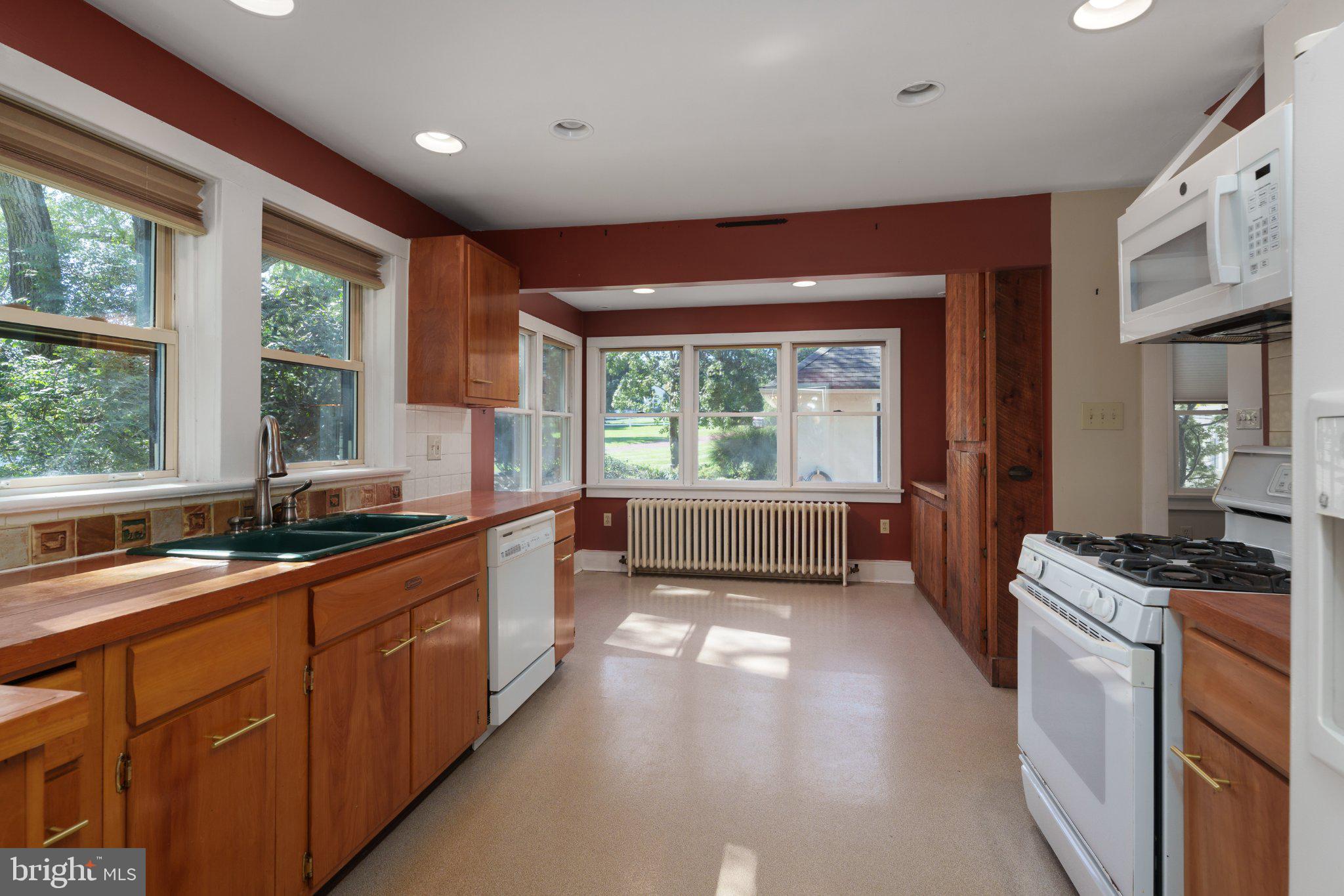 3054 Old York Road Furlong, PA 18925 - Photo 10 of 44 Gallery Image 10