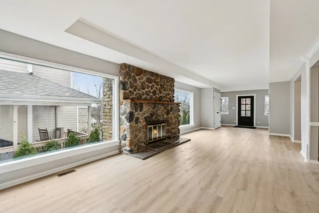 $438,000 | 21688 West Ravine Drive, Lake Zurich, IL 60047