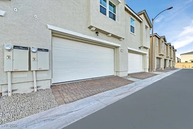 $2,500 | 8925 Grabill Spruce Street, Las Vegas, NV 89166