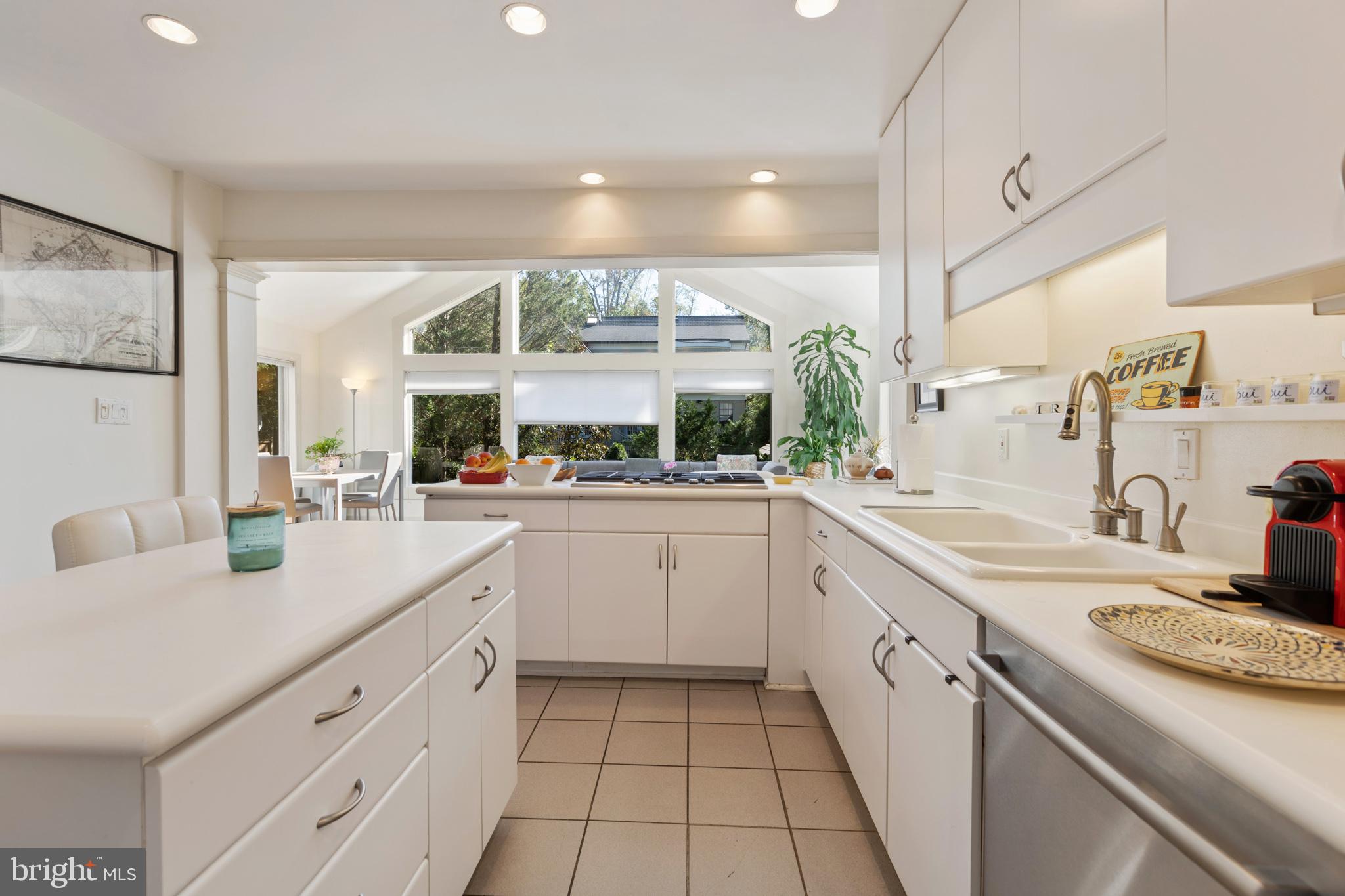 4850 Langdrum Lane Chevy Chase, MD 20815 - Photo 14 of 47