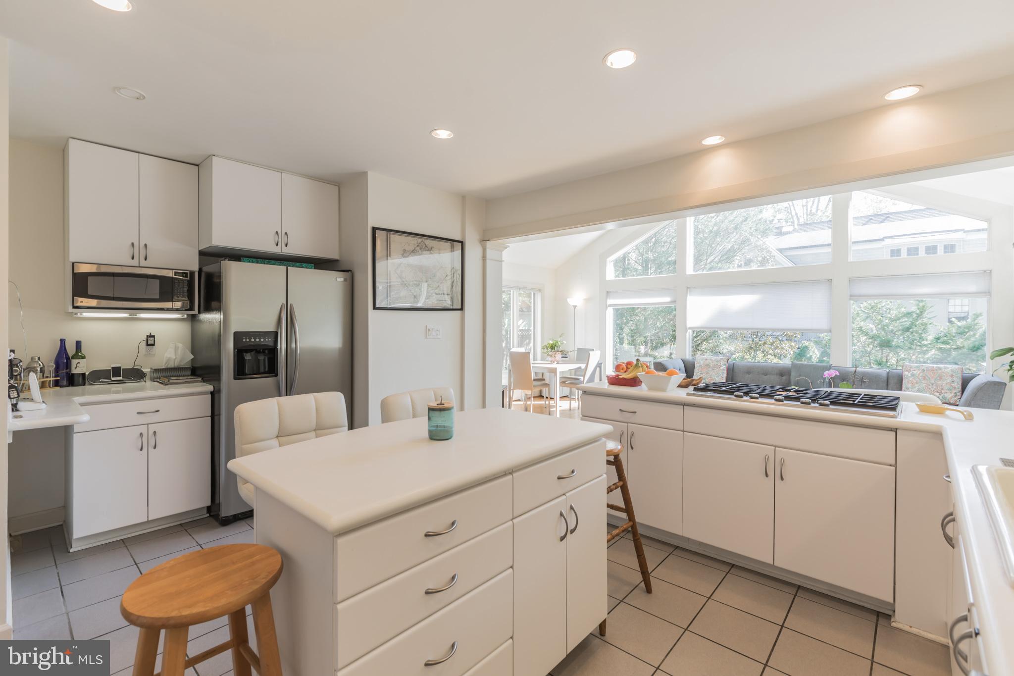 4850 Langdrum Lane Chevy Chase, MD 20815 - Photo 15 of 47