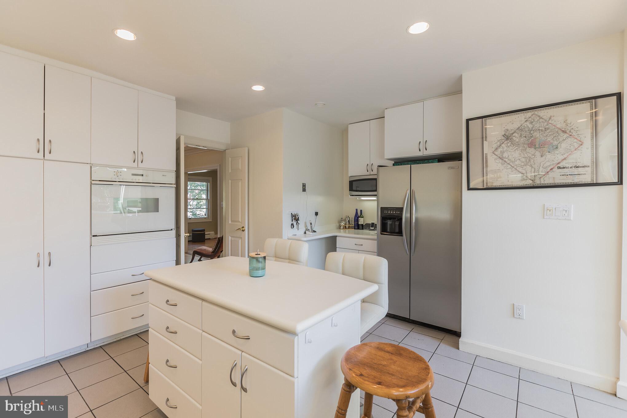4850 Langdrum Lane Chevy Chase, MD 20815 - Photo 16 of 47