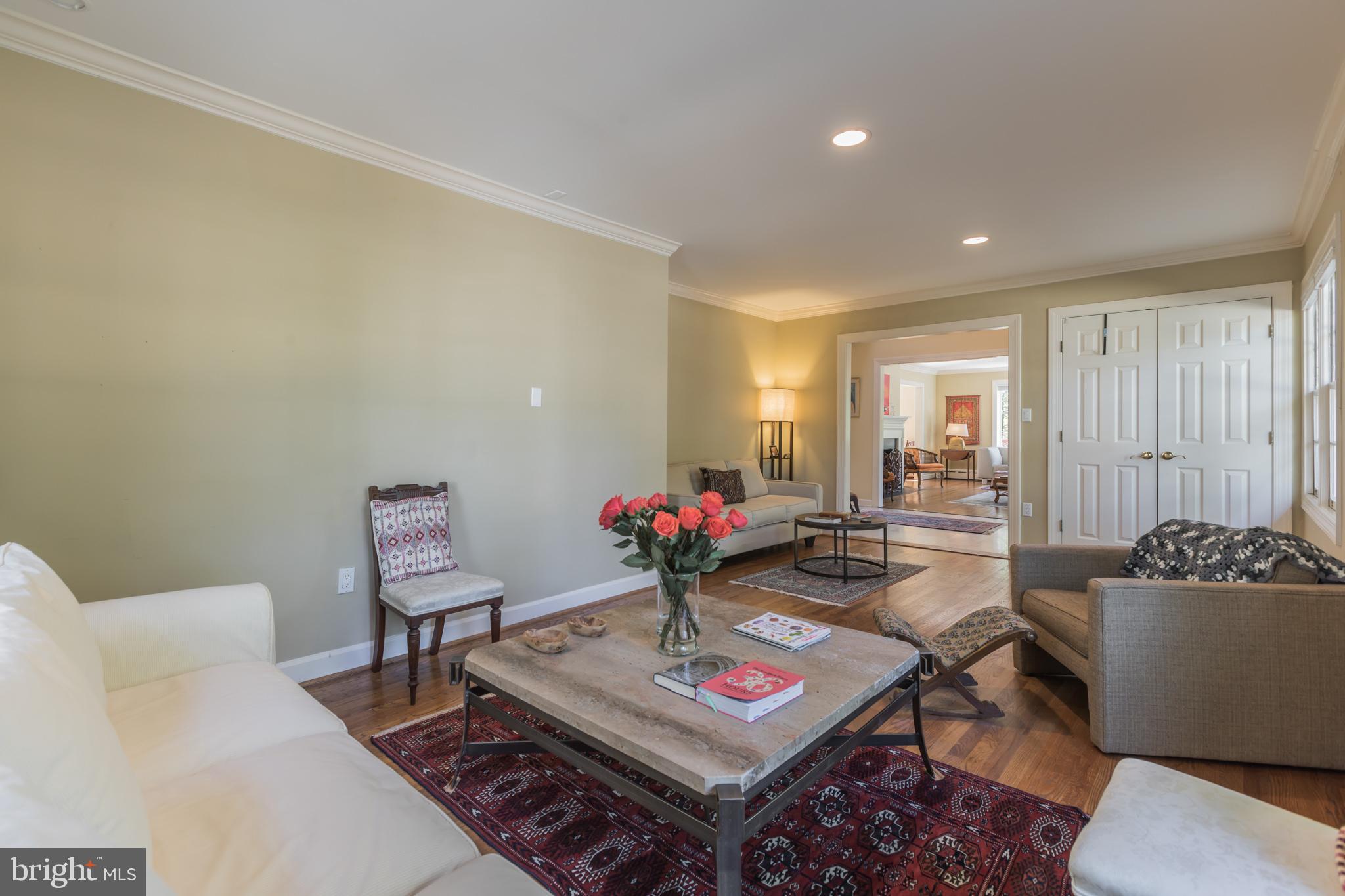 4850 Langdrum Lane Chevy Chase, MD 20815 - Photo 19 of 47