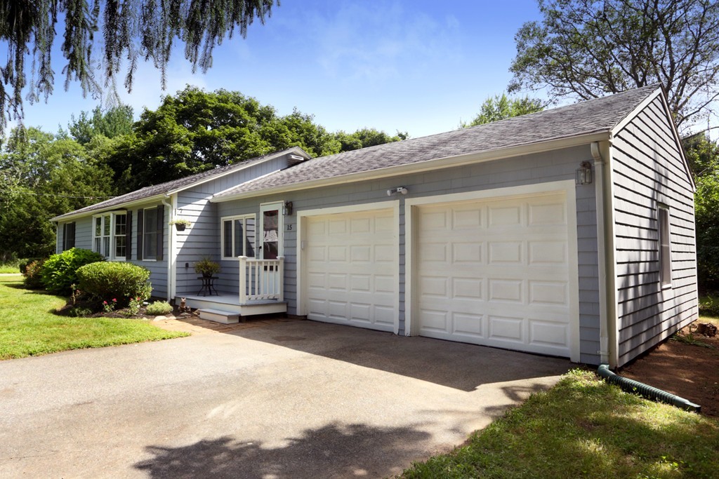 15 Warren Street Georgetown, MA 01833 - Photo 3 of 24 Gallery Image 3