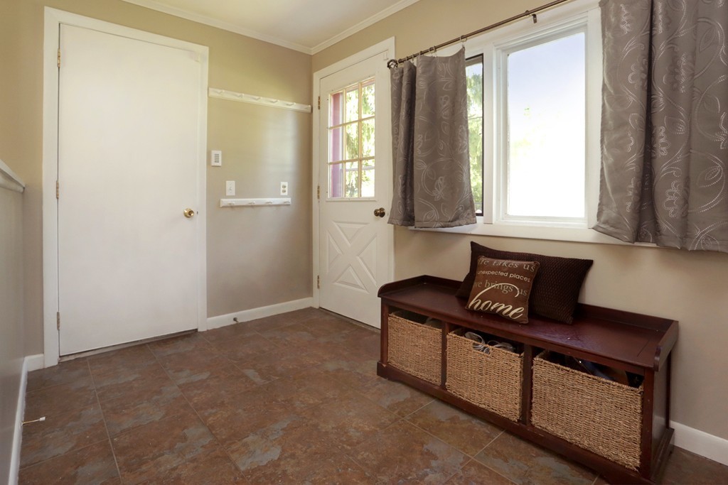 15 Warren Street Georgetown, MA 01833 - Photo 4 of 24 Gallery Image 4