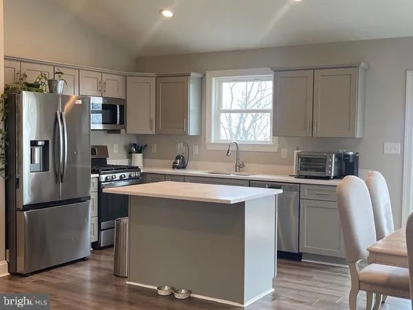 $489,900 | 1982 High Top Road, Linden, VA 22642