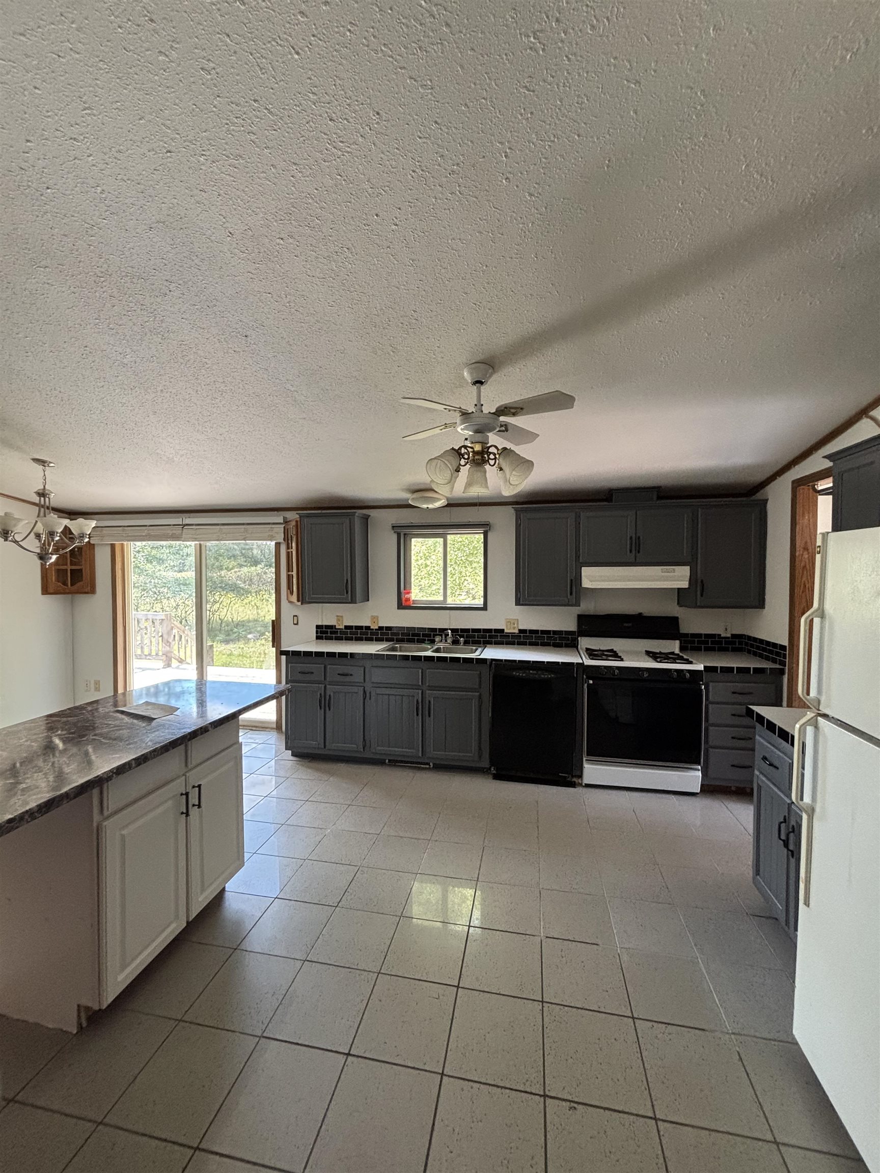 1629 Apache Avenue Nekoosa, WI 54457 - Photo 9 of 18