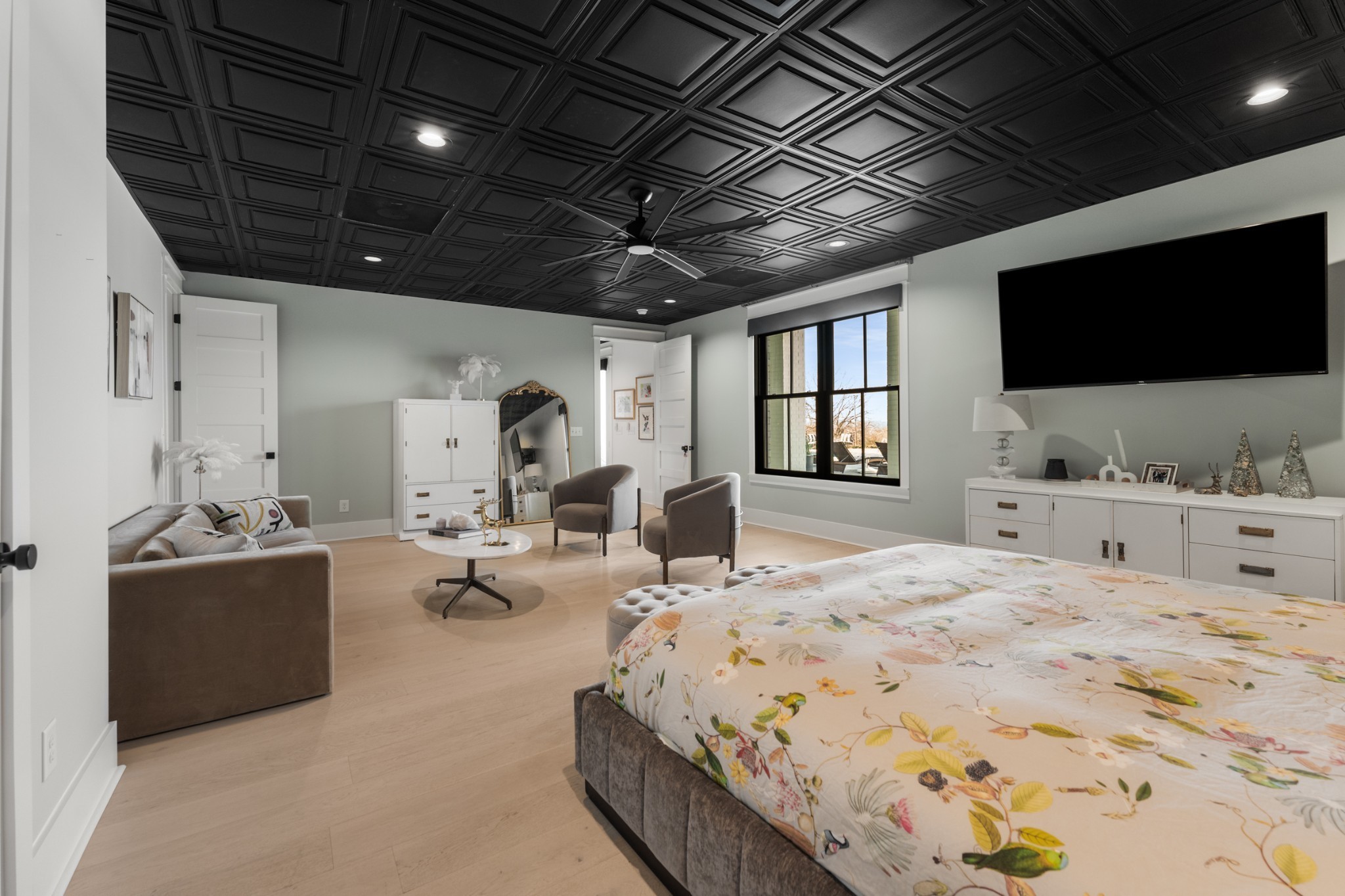 1770 Lockertsville Road Ashland City, TN 37015 - Photo 32 of 95 a bedroom with bed or furniture and a flat screen tv