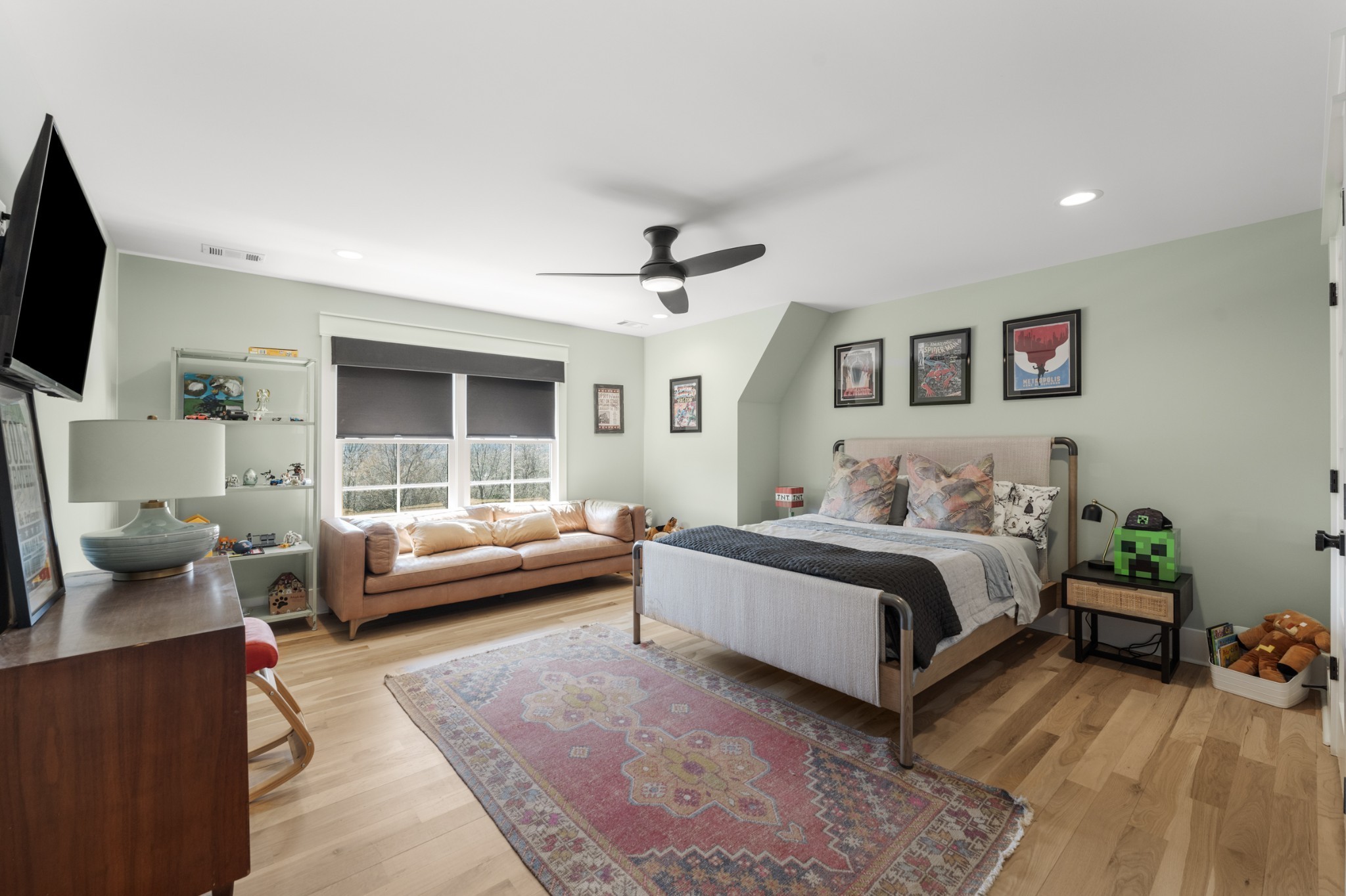 1770 Lockertsville Road Ashland City, TN 37015 - Photo 49 of 95 a spacious bedroom with a bed and a couch