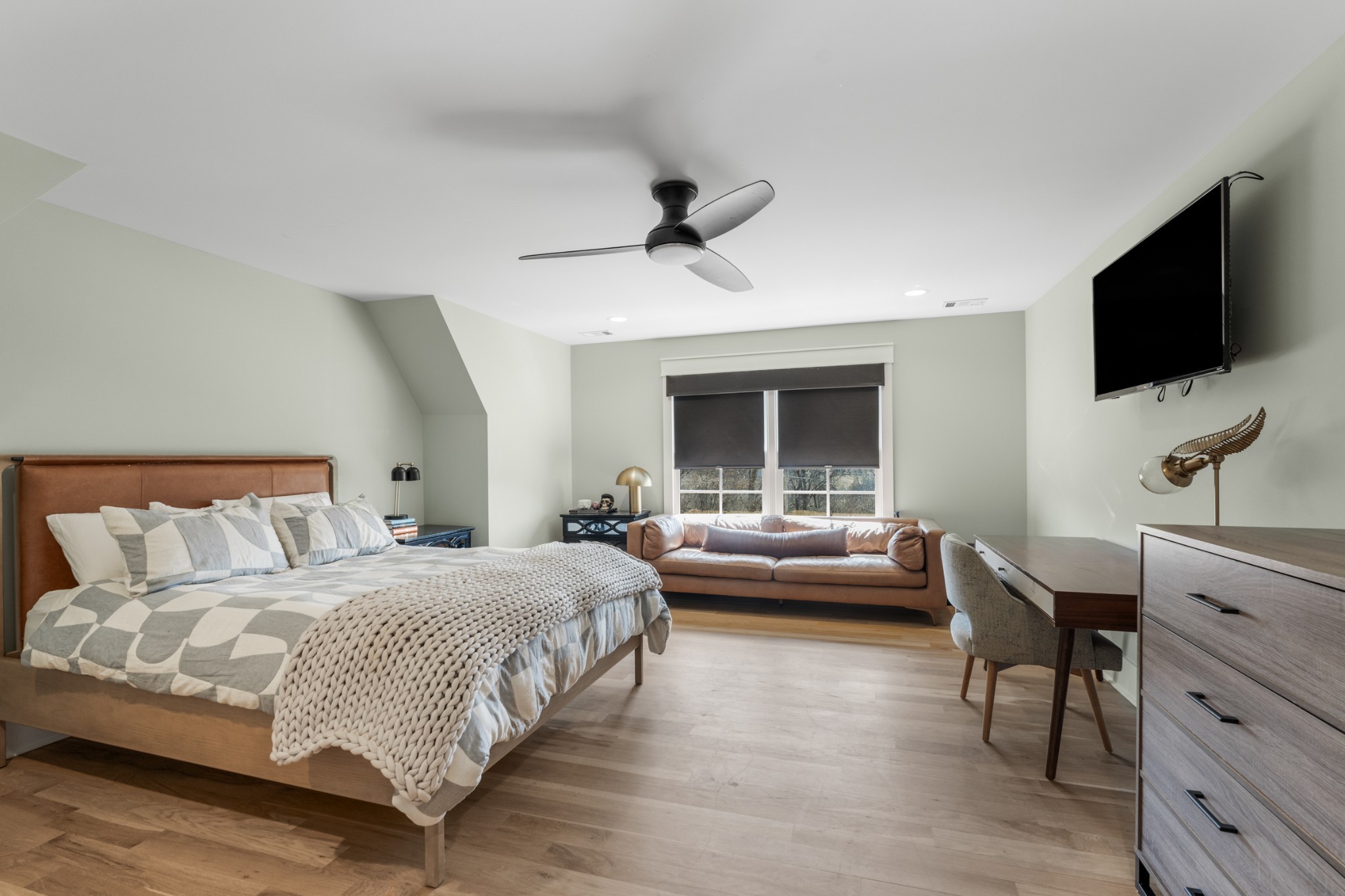 1770 Lockertsville Road Ashland City, TN 37015 - Photo 51 of 95 a bedroom with a bed and a flat screen tv