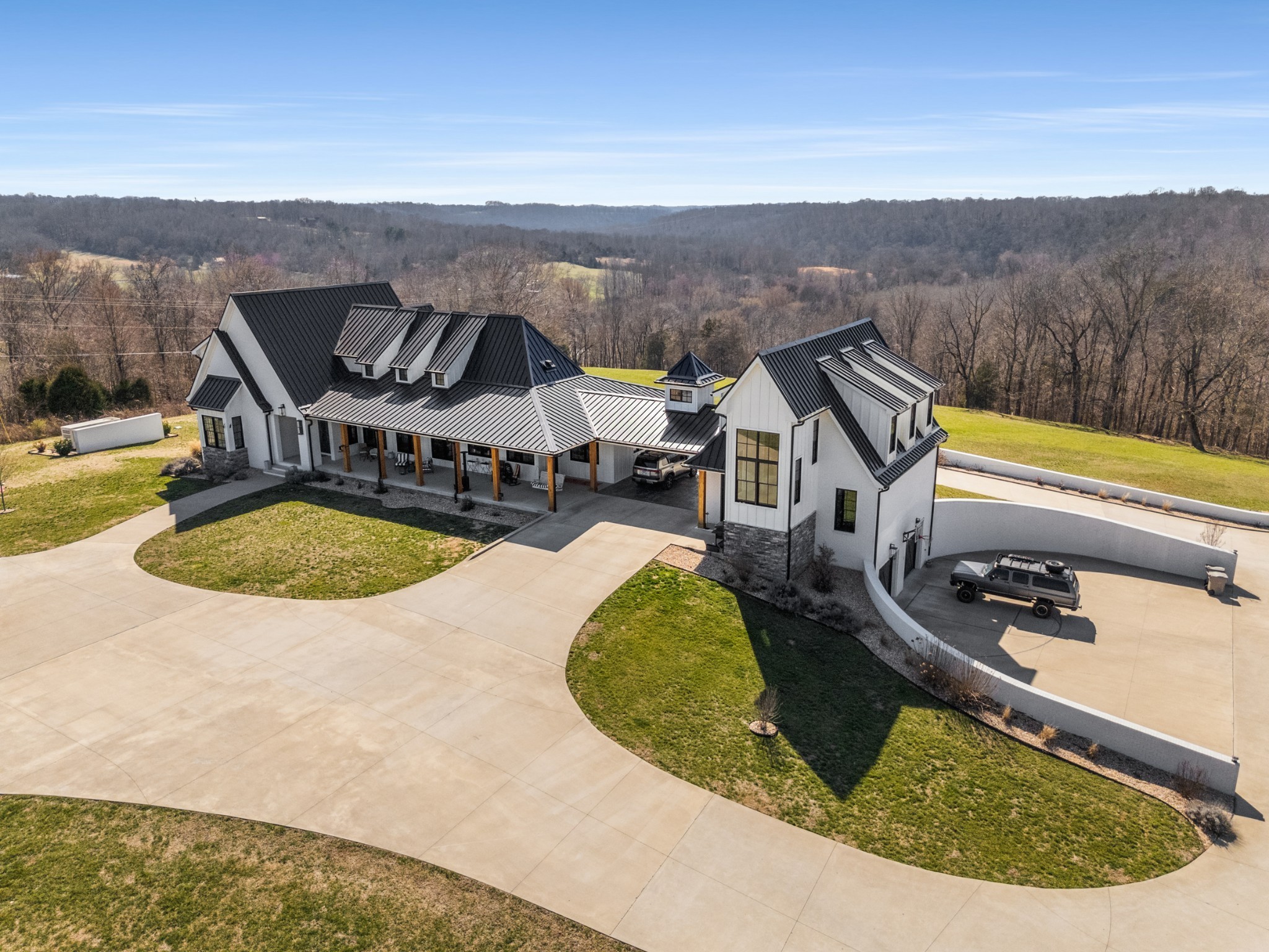 1770 Lockertsville Road Ashland City, TN 37015 - Photo 85 of 95 a view of a swimming pool with a garden and mountain view