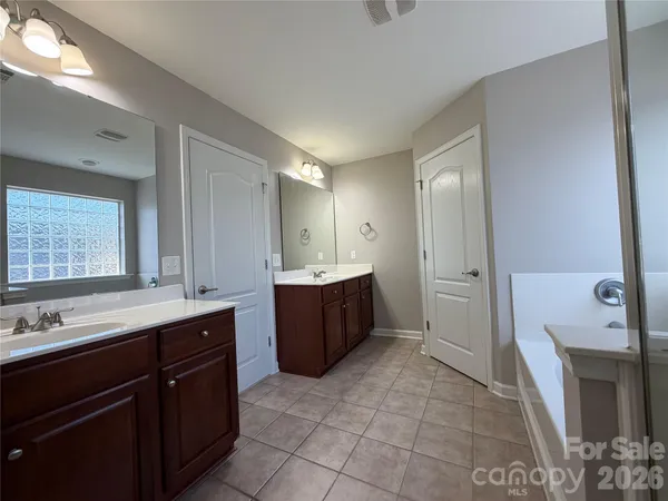 $529,900 | 3215 Shadowy Retreat Drive, Matthews, NC 28104