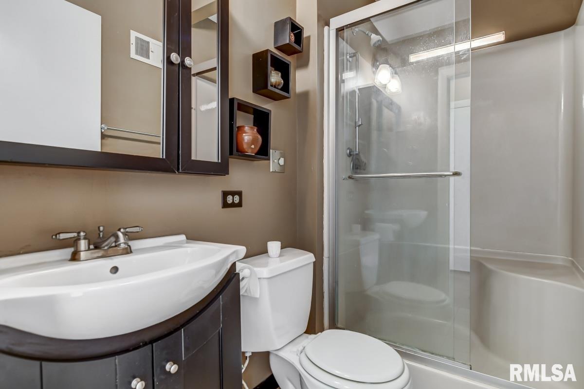 2112 South Walnut Street Springfield, IL 62704 - Photo 15 of 40