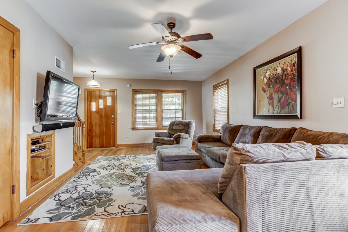 2112 South Walnut Street Springfield, IL 62704 - Photo 2 of 40