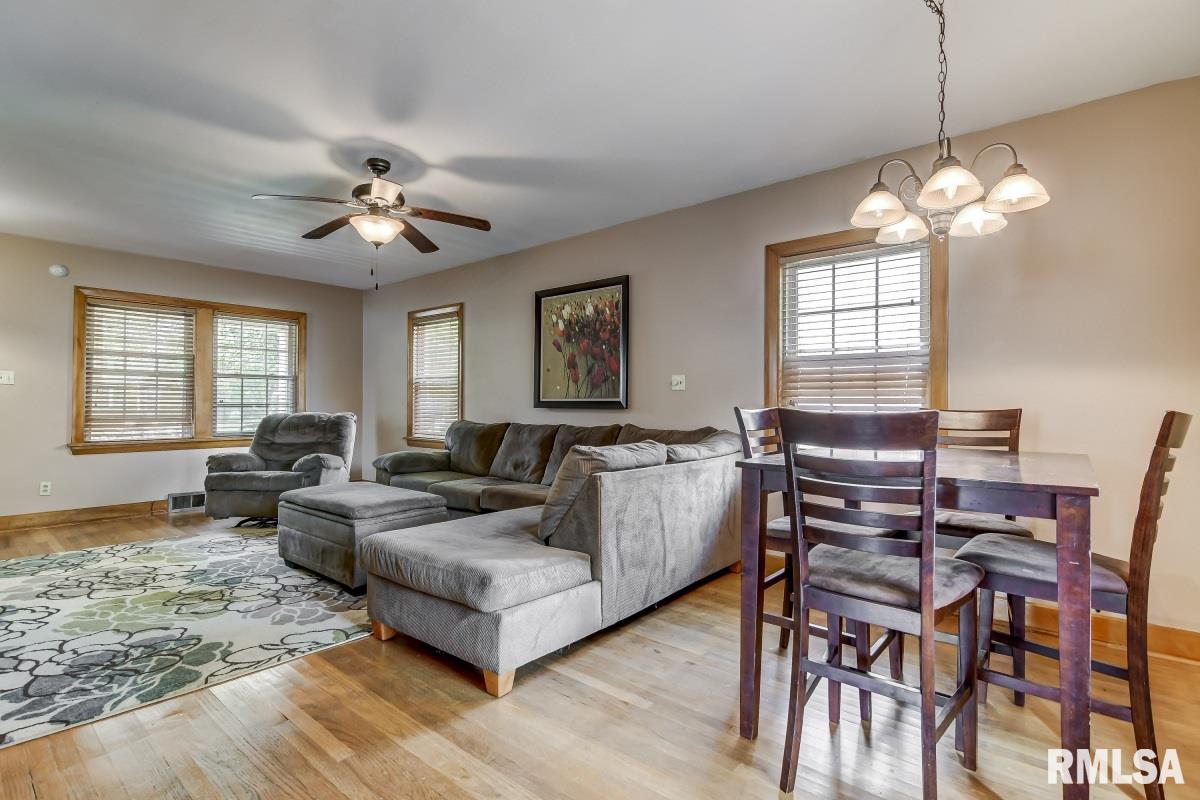 2112 South Walnut Street Springfield, IL 62704 - Photo 5 of 40