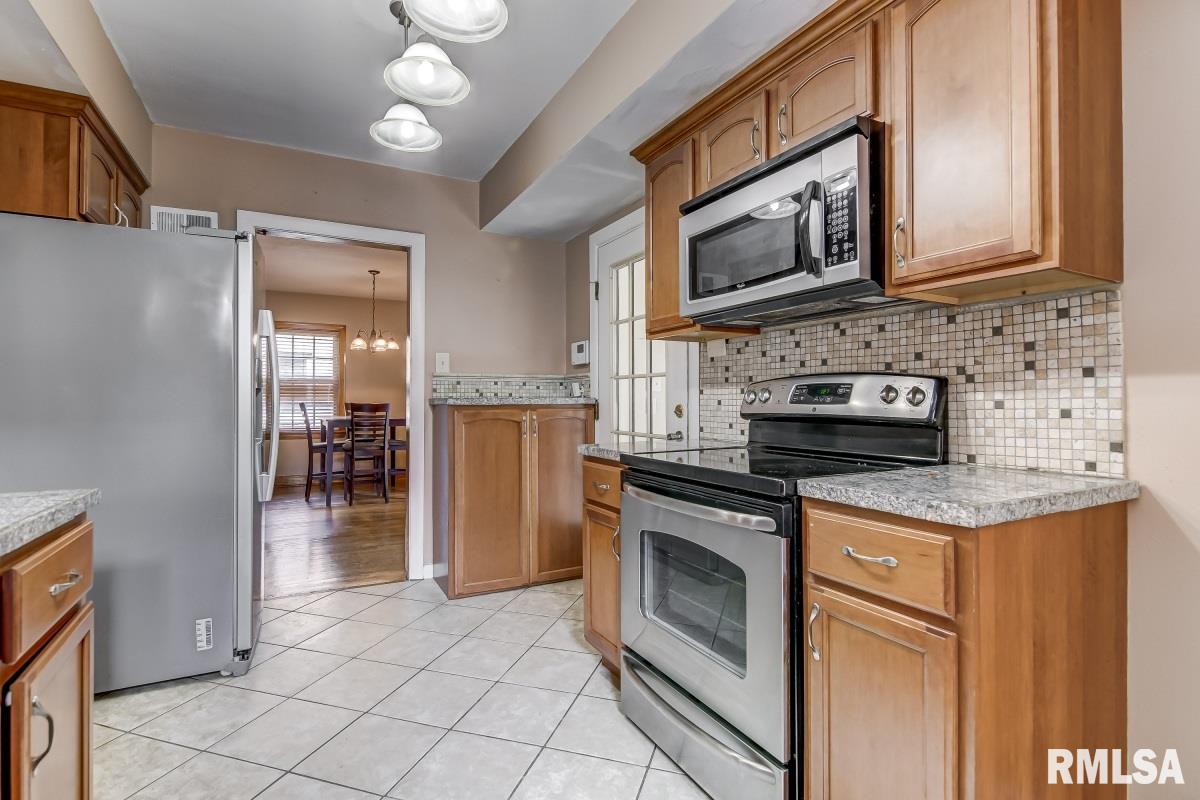 2112 South Walnut Street Springfield, IL 62704 - Photo 6 of 40