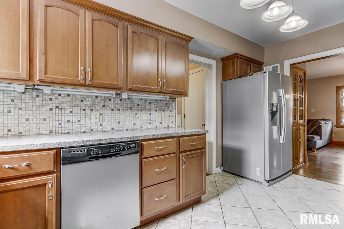 2112 South Walnut Street Springfield, IL 62704 - Photo 9 of 40