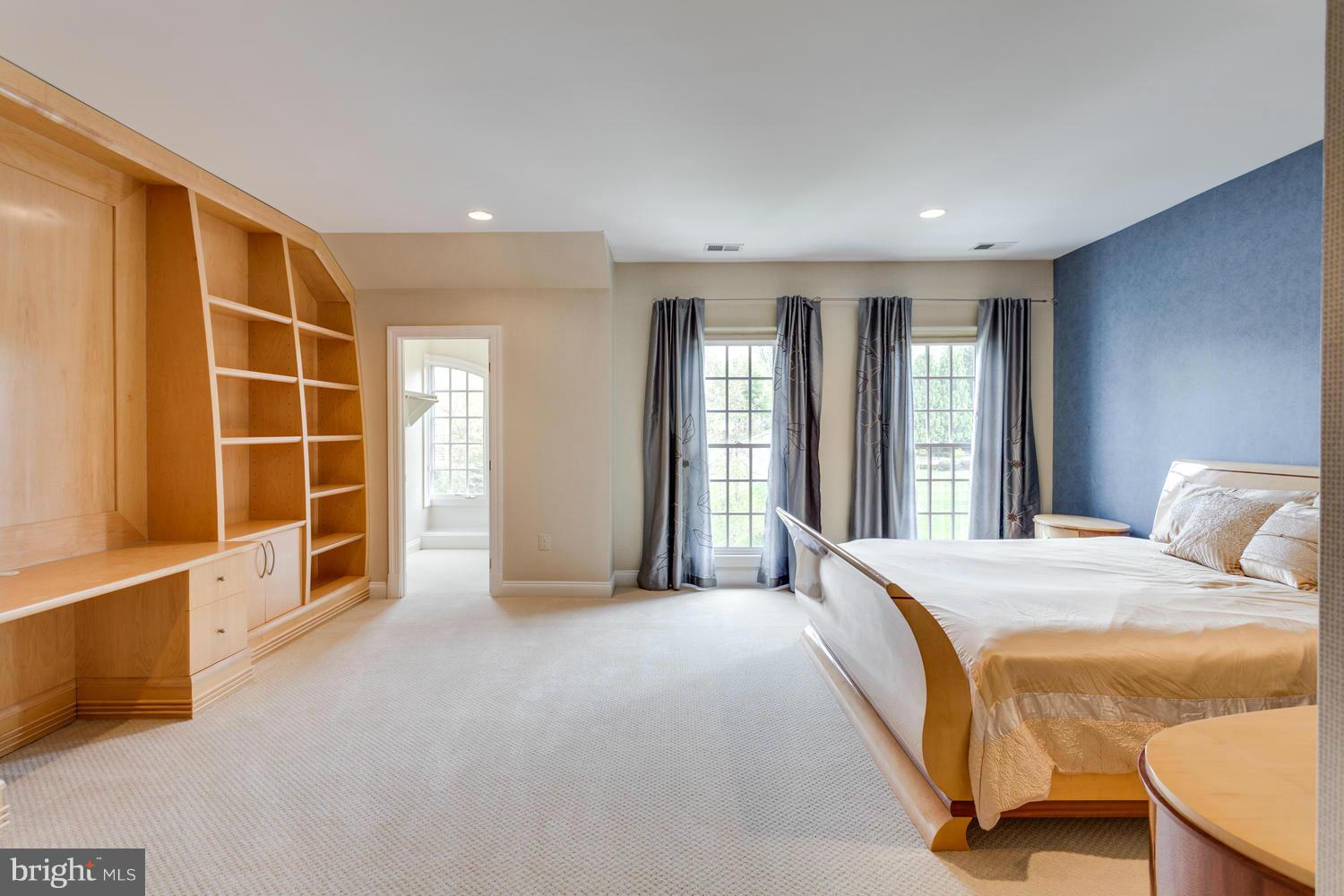 7825 Loughran Road McLean, VA 22102 - Photo 13 of 25 Bedroom