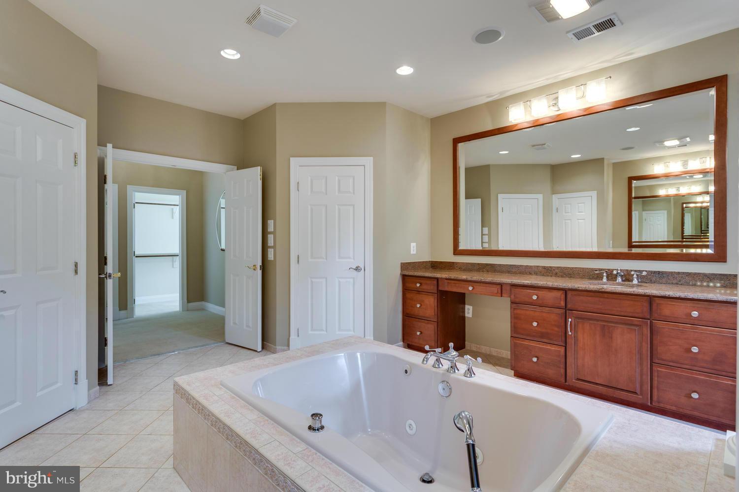 7825 Loughran Road McLean, VA 22102 - Photo 15 of 25 Bath (Master)