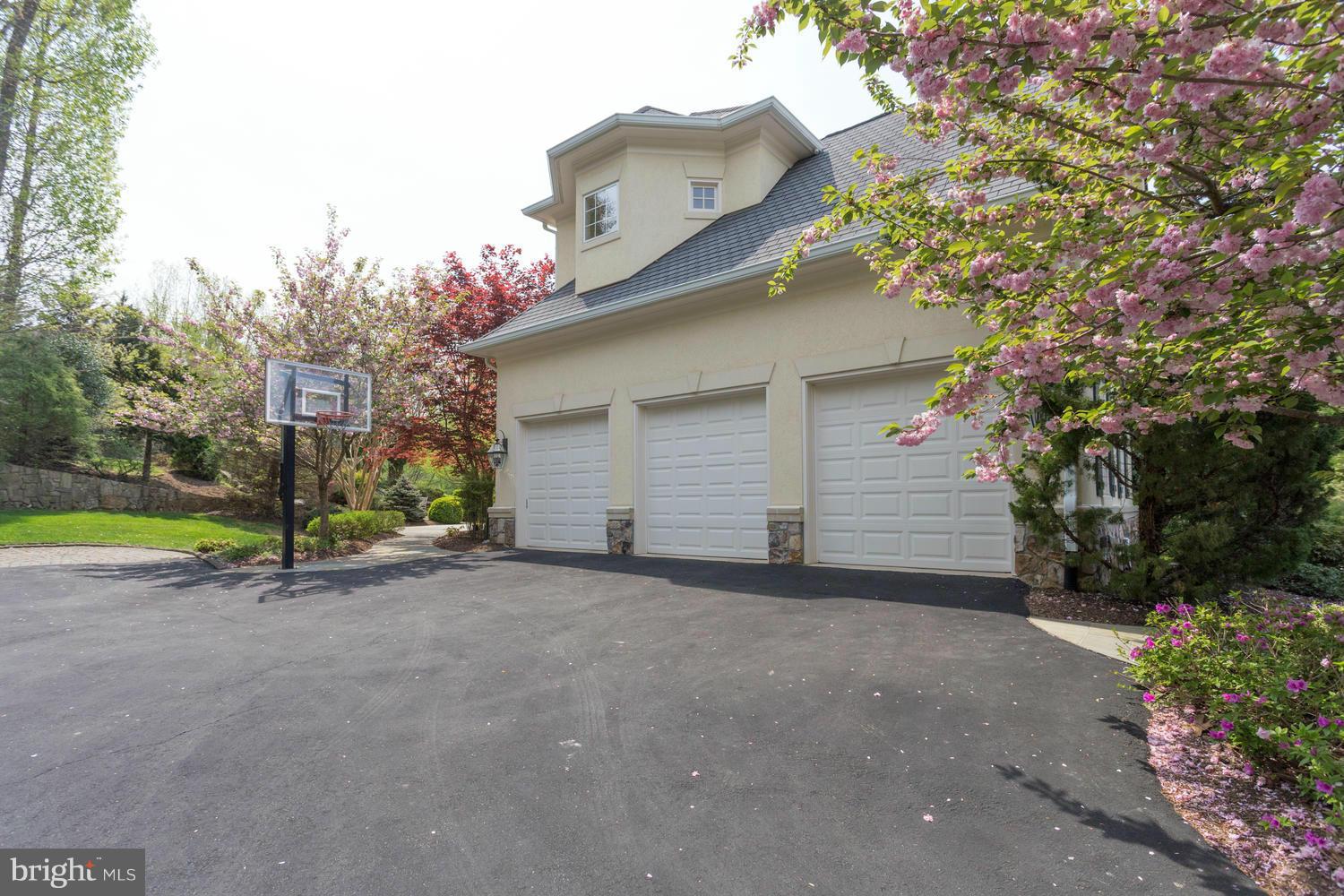 7825 Loughran Road McLean, VA 22102 - Photo 20 of 25 3 car garage