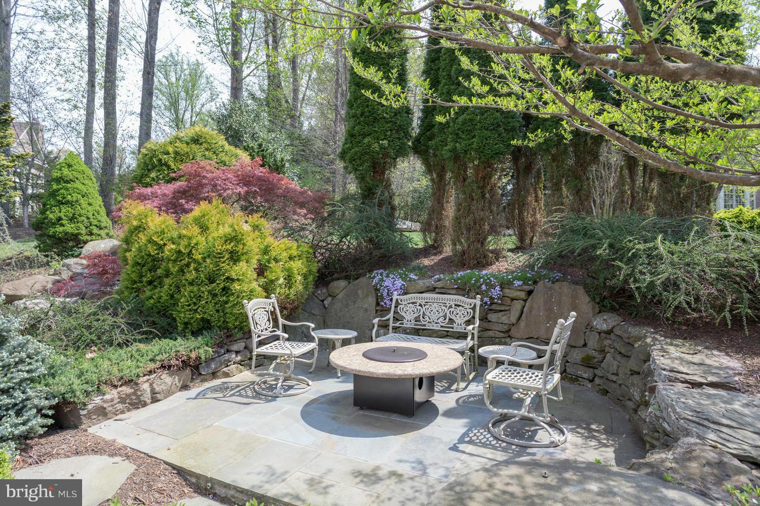 7825 Loughran Road McLean, VA 22102 - Photo 21 of 25 Exterior (Rear)