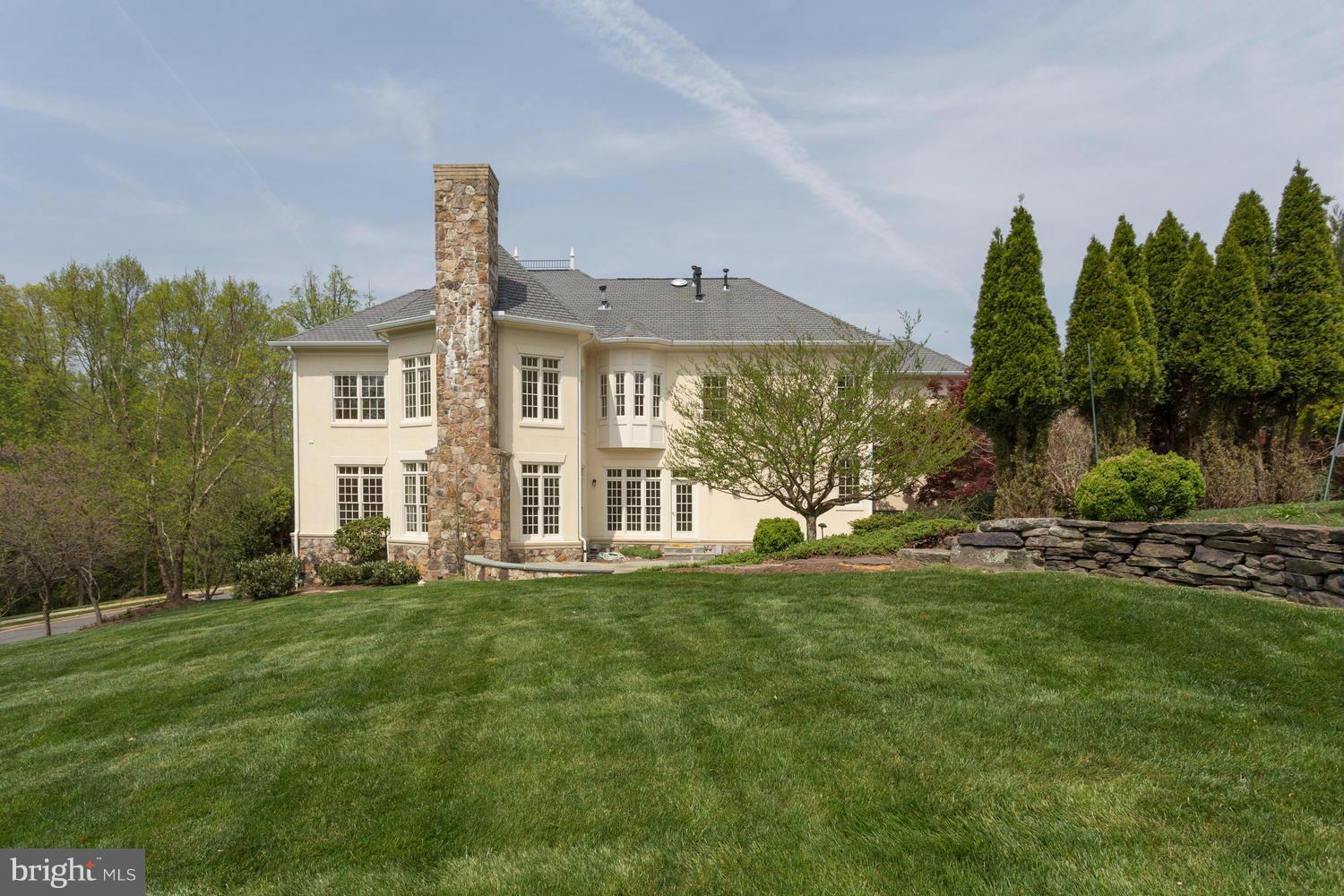 7825 Loughran Road McLean, VA 22102 - Photo 23 of 25 Exterior (Rear)