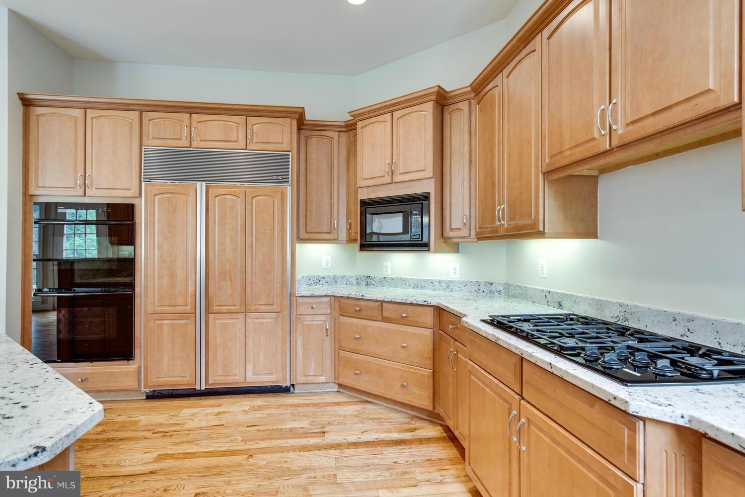 7825 Loughran Road McLean, VA 22102 - Photo 7 of 25 Kitchen