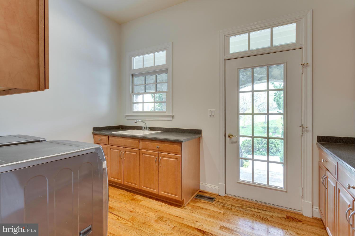 7825 Loughran Road McLean, VA 22102 - Photo 9 of 25 Laundry Room
