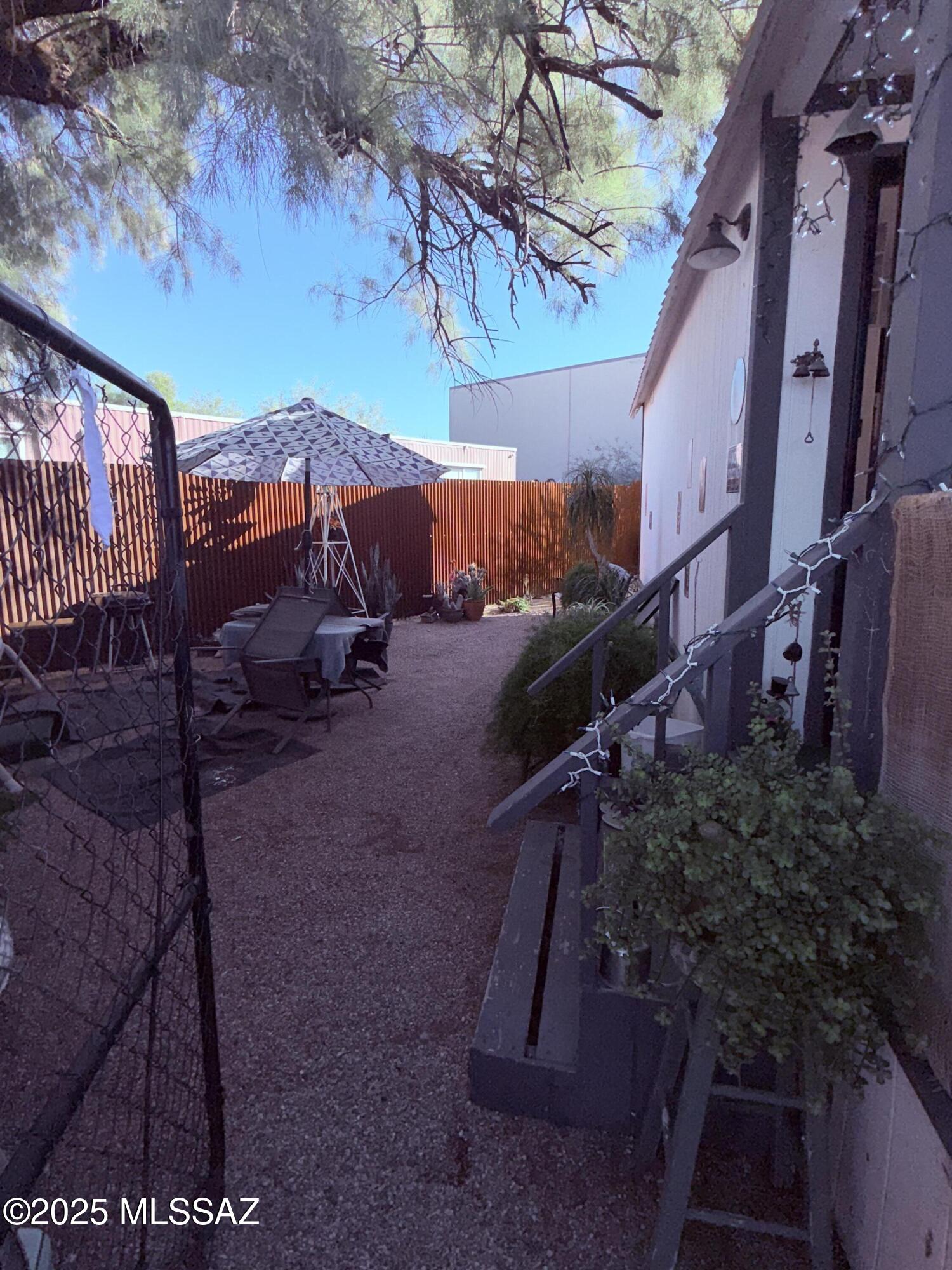 525 East Navajo Road Tucson, AZ 85705 - Photo 23 of 33