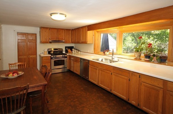 6 Garrison Road Wellesley, MA 02482 - Photo 8 of 18 Gallery Image 8
