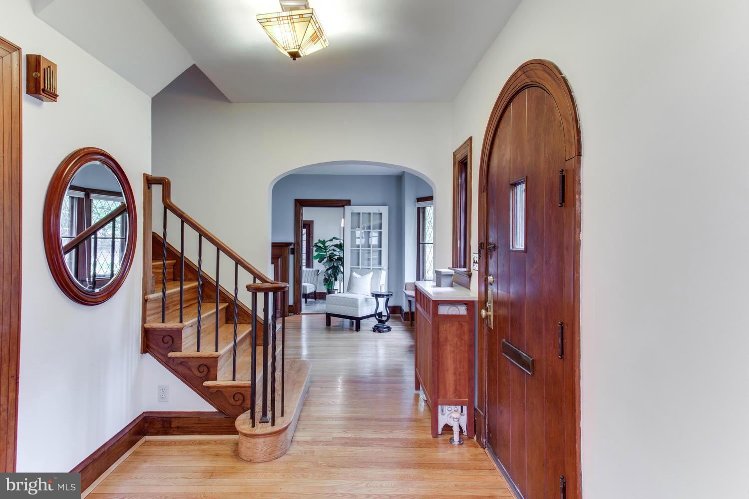 1959 Seminary Road Silver Spring, MD 20910 - Photo 2 of 22 Foyer