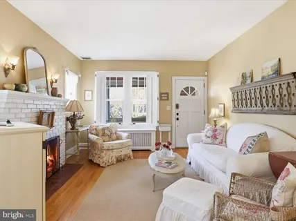 $1,395,000 | 2406 Leslie Avenue, Alexandria, VA 22301