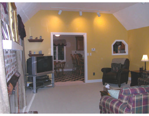 2 Apple Blossom Road Andover, MA 01810 - Photo 7 of 16 Gallery Image 7