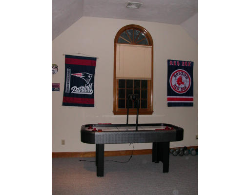 2 Apple Blossom Road Andover, MA 01810 - Photo 10 of 16 Gallery Image 10