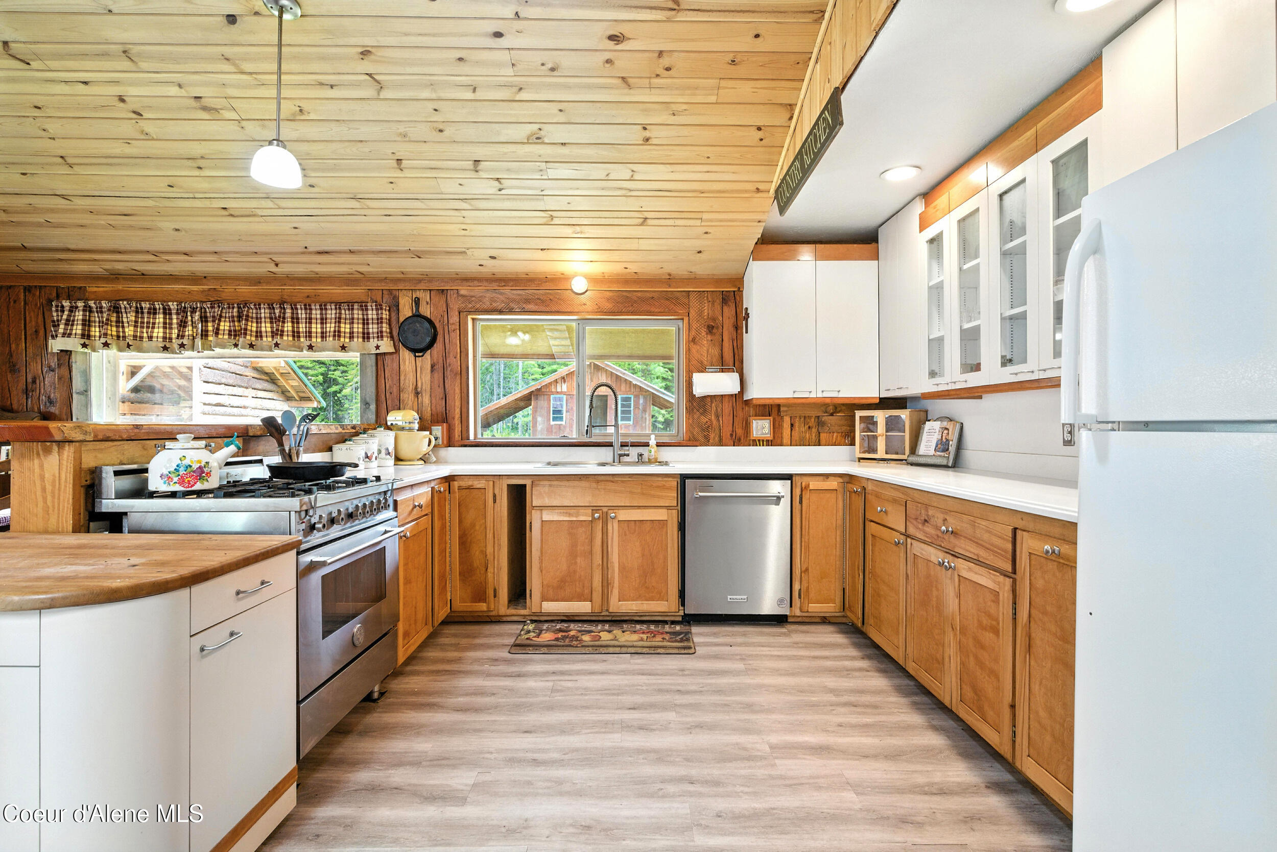 475 Old Range Road Clark Fork, ID 83811 - Photo 10 of 59 10_photo_016