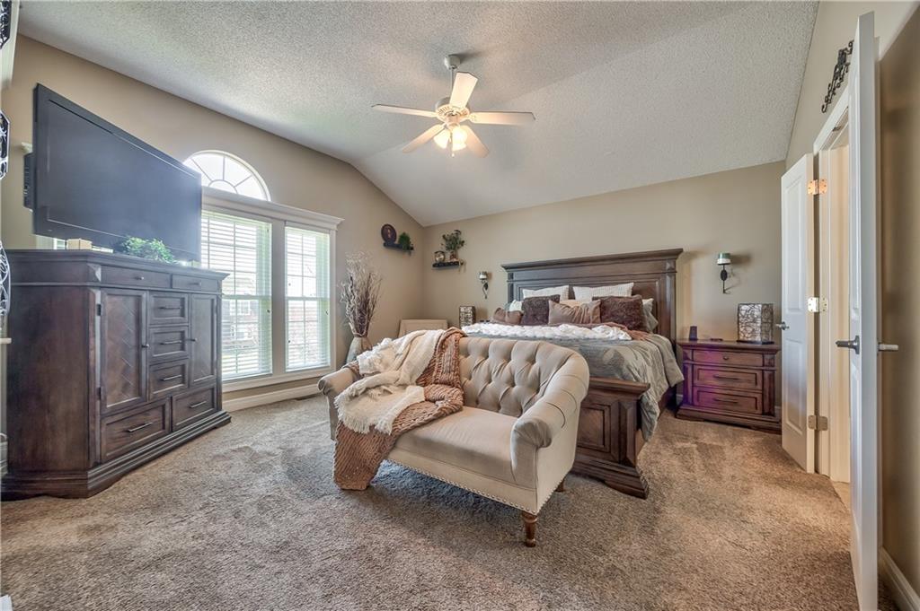 10666 South Emerald Street Olathe, KS 66061 - Photo 11 of 27