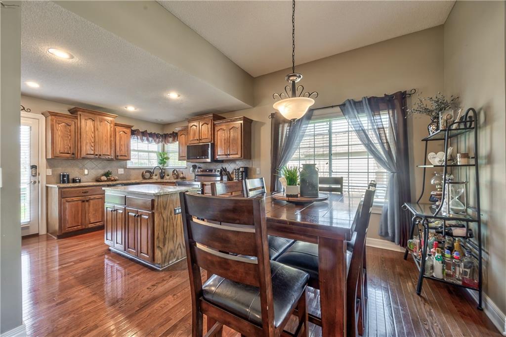 10666 South Emerald Street Olathe, KS 66061 - Photo 6 of 27